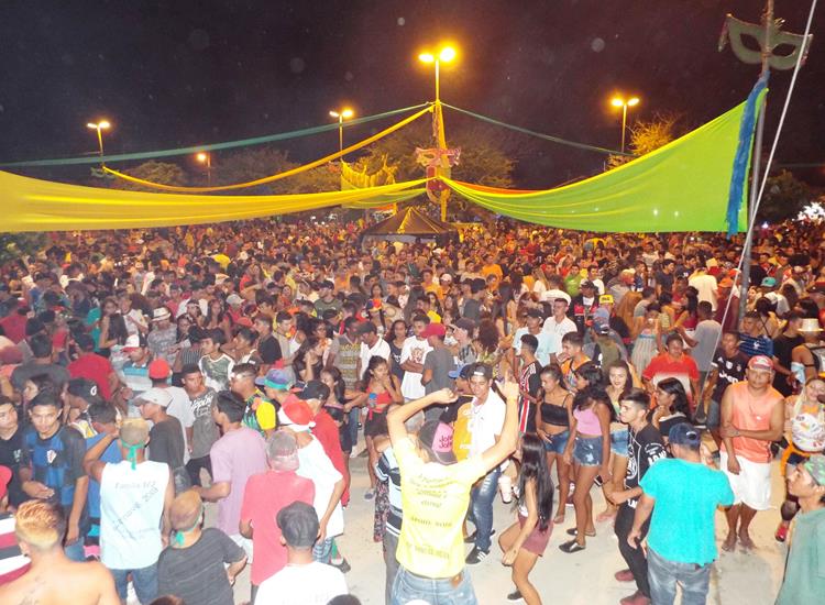 Público lota e se despede do carnaval 2019 ao som de Amor a 1000 e Edu Safadão - Imagem 50