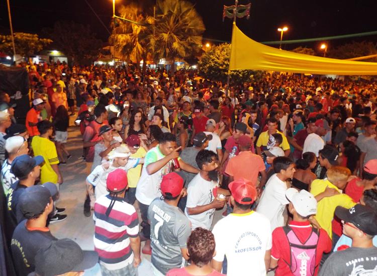 Público lota e se despede do carnaval 2019 ao som de Amor a 1000 e Edu Safadão - Imagem 19