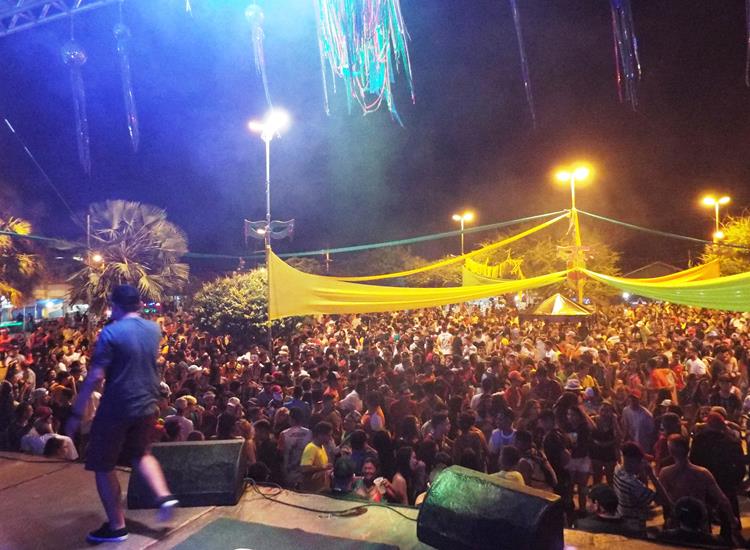 Público lota e se despede do carnaval 2019 ao som de Amor a 1000 e Edu Safadão - Imagem 35