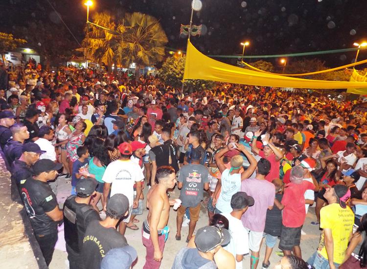 Público lota e se despede do carnaval 2019 ao som de Amor a 1000 e Edu Safadão - Imagem 49