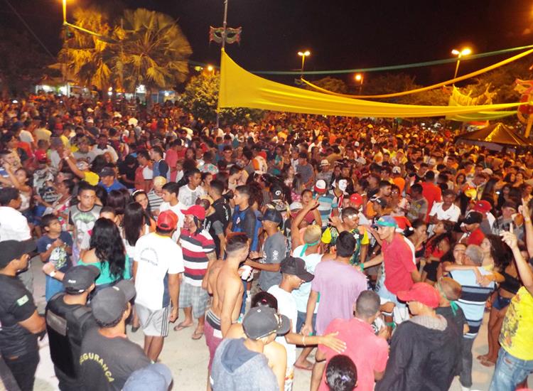 Público lota e se despede do carnaval 2019 ao som de Amor a 1000 e Edu Safadão - Imagem 47