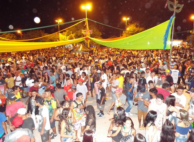 Público lota e se despede do carnaval 2019 ao som de Amor a 1000 e Edu Safadão - Imagem 22
