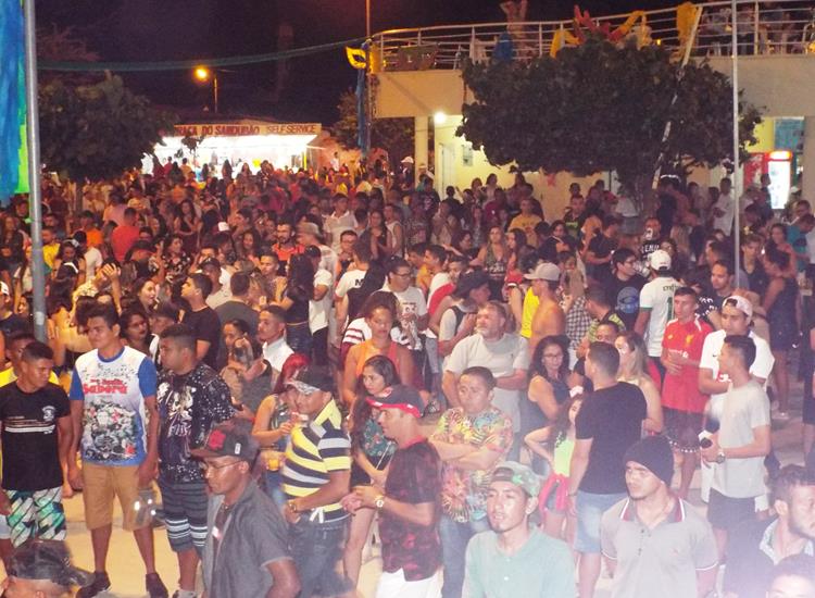 Público lota e se despede do carnaval 2019 ao som de Amor a 1000 e Edu Safadão - Imagem 4