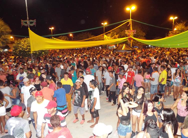 Público lota e se despede do carnaval 2019 ao som de Amor a 1000 e Edu Safadão - Imagem 18