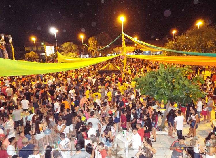 Público lota e se despede do carnaval 2019 ao som de Amor a 1000 e Edu Safadão - Imagem 17