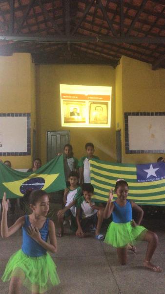 Alunos da rede municipal de ensino participam de palestra sobre a cidade de Santo Inácio - Imagem 16