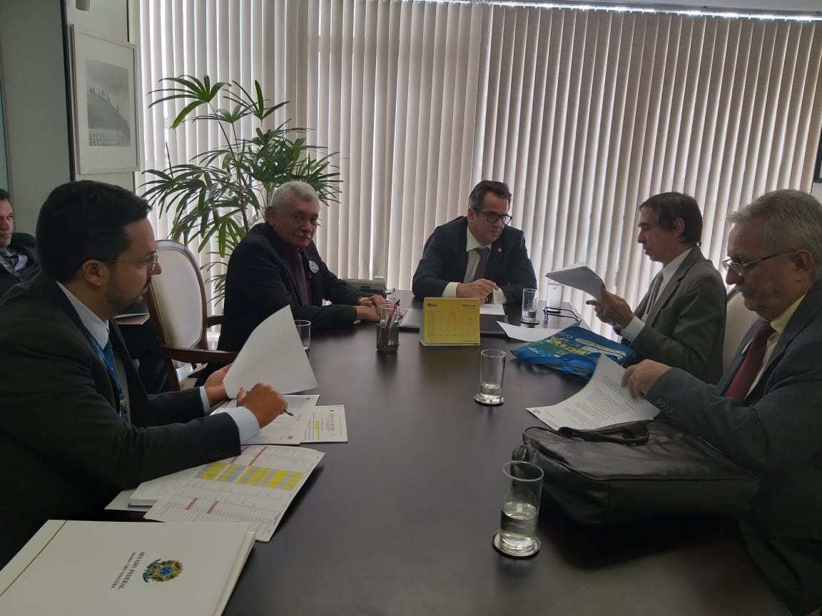 Senador Ciro Nogueira recebe Prefeito Manoel Lázaro em Brasília - Imagem 1