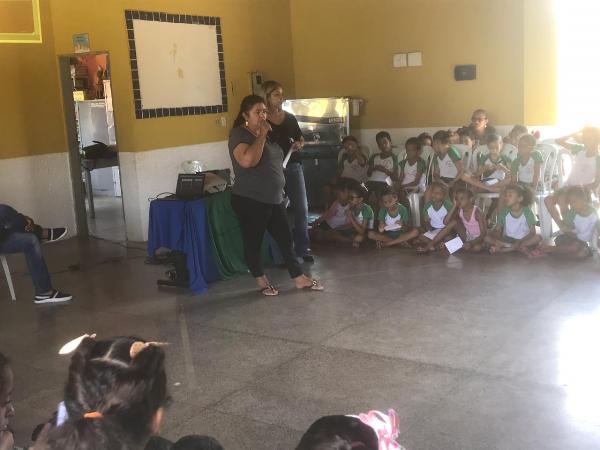Alunos da rede municipal de ensino participam de palestra sobre a cidade de Santo Inácio - Imagem 3