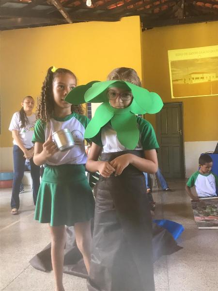 Alunos da rede municipal de ensino participam de palestra sobre a cidade de Santo Inácio - Imagem 13