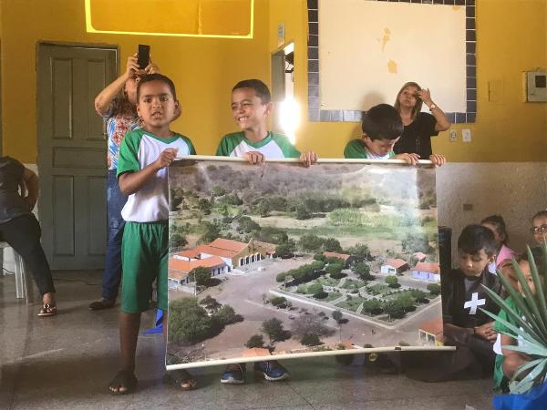 Alunos da rede municipal de ensino participam de palestra sobre a cidade de Santo Inácio - Imagem 11