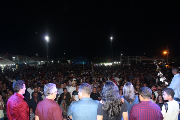 Show com Zé Cantor encerra programação de aniversário de Santo Inácio do Piauí - Imagem 32