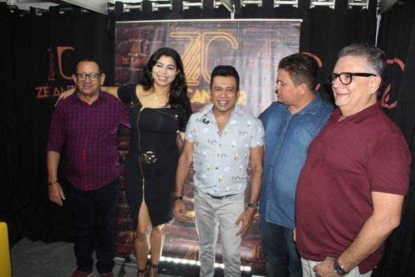 Show com Zé Cantor encerra programação de aniversário de Santo Inácio do Piauí - Imagem 44