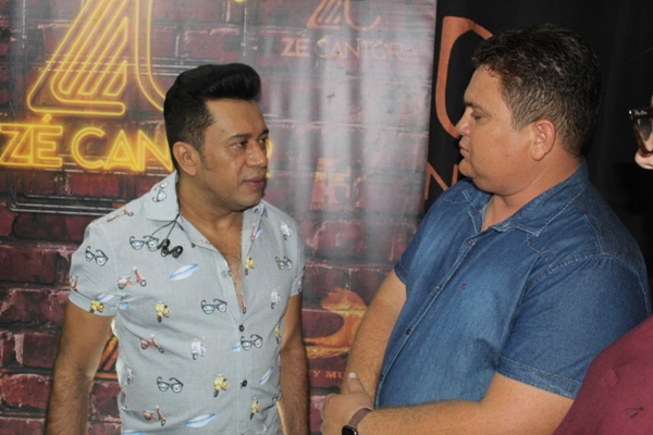 Show com Zé Cantor encerra programação de aniversário de Santo Inácio do Piauí - Imagem 47