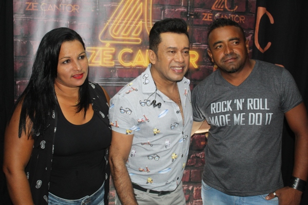 Show com Zé Cantor encerra programação de aniversário de Santo Inácio do Piauí - Imagem 52