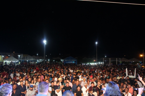 Show com Zé Cantor encerra programação de aniversário de Santo Inácio do Piauí - Imagem 41