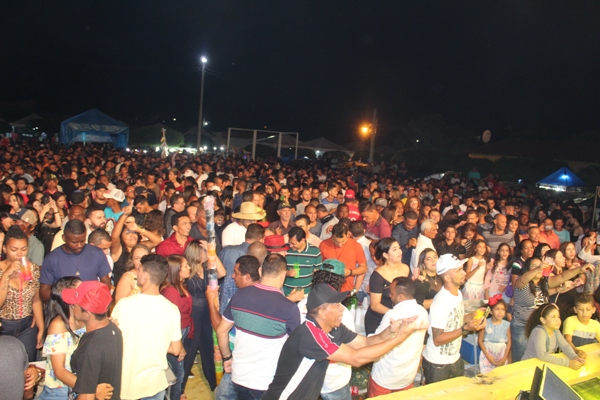 Show com Zé Cantor encerra programação de aniversário de Santo Inácio do Piauí - Imagem 54