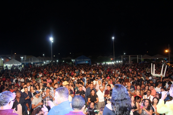 Show com Zé Cantor encerra programação de aniversário de Santo Inácio do Piauí - Imagem 40