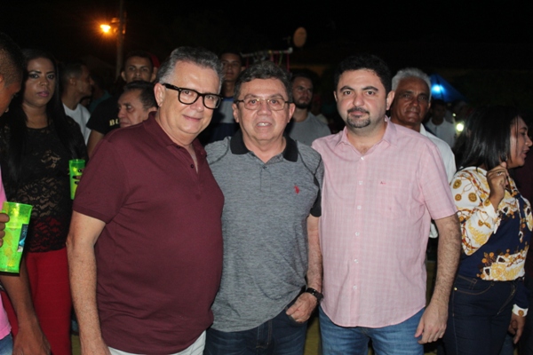 Show com Zé Cantor encerra programação de aniversário de Santo Inácio do Piauí - Imagem 6