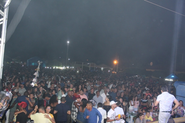 Show com Zé Cantor encerra programação de aniversário de Santo Inácio do Piauí - Imagem 53