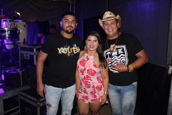 Show com Zé Cantor encerra programação de aniversário de Santo Inácio do Piauí - Imagem 19