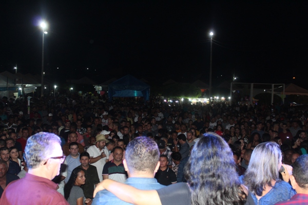 Show com Zé Cantor encerra programação de aniversário de Santo Inácio do Piauí - Imagem 31