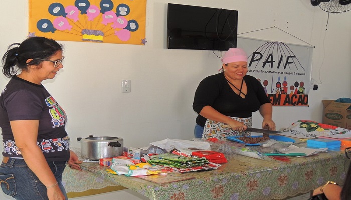 Famílias assistidas pelo PAIF do CRAS I participam de oficina 