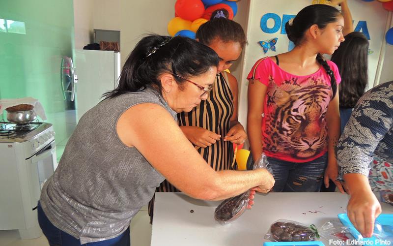 SEMAS promove oficina de produção de ovos de páscoa - Imagem 12