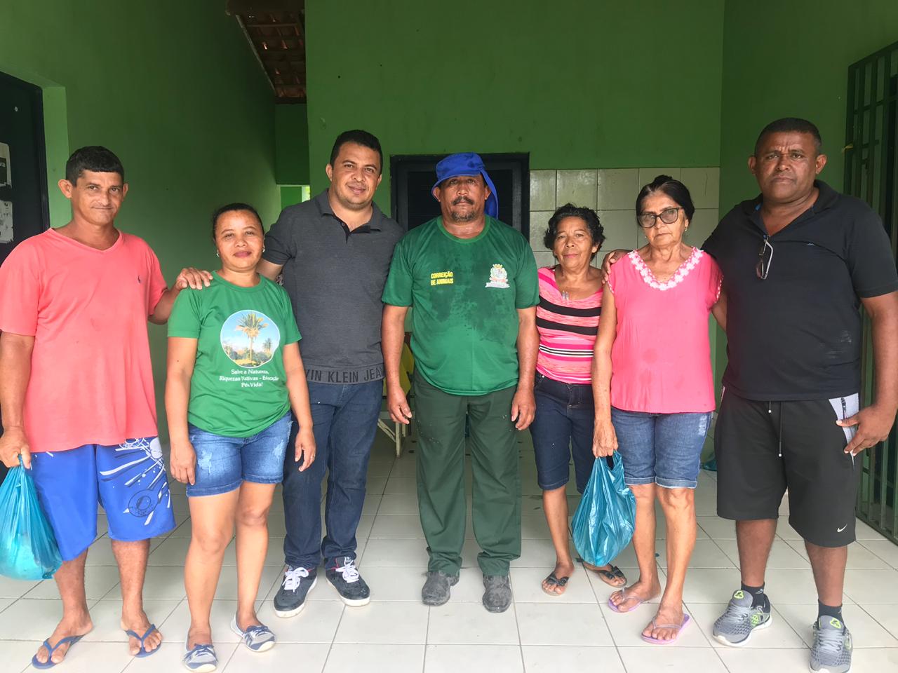 Prefeito faz entrega de pescado em todo município  - Imagem 15