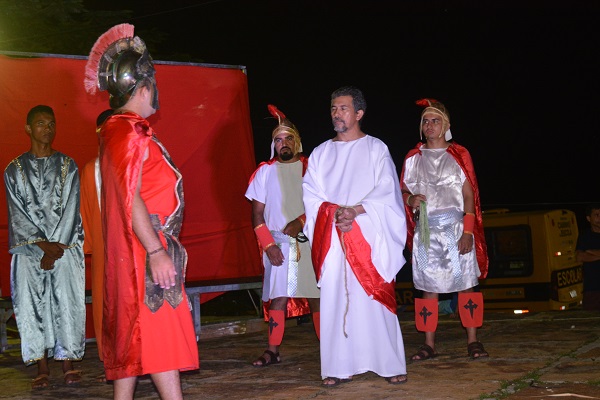 Via-Sacra: Paixão, Morte e Ressurreição de Jesus Cristo - Imagem 24