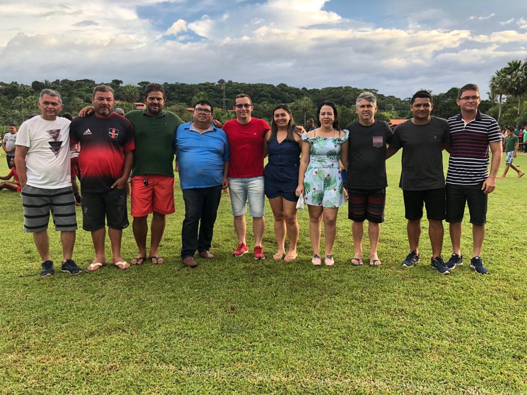 Prefeito Júnior Percy prestigia final da Copa Coroense e entrega premiação - Imagem 2