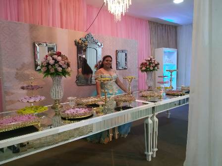 Luxo e glamour na festa de 15 anos de Maria Náaria - Imagem 27