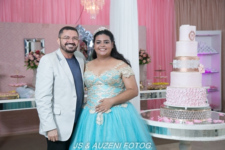 Luxo e glamour na festa de 15 anos de Maria Náaria - Imagem 17