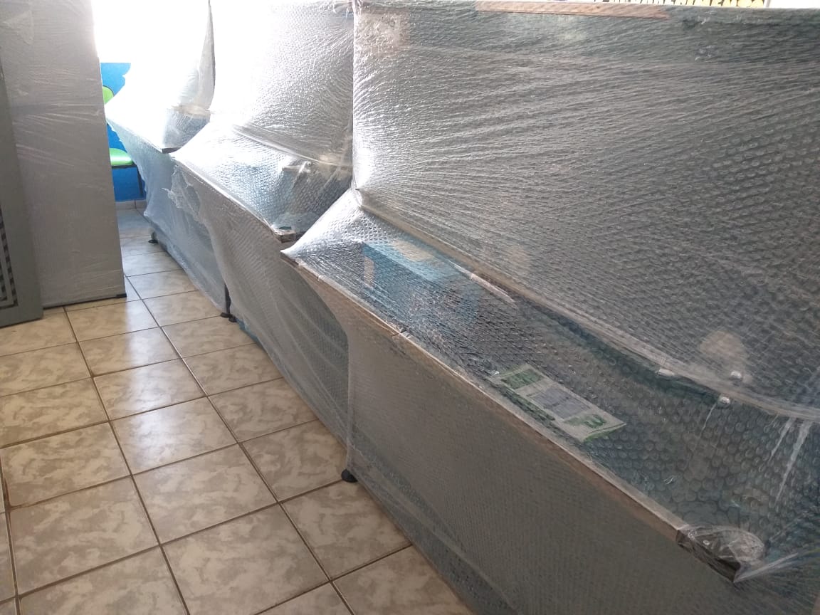 Materiais como lousas de vidro e impressoras são entregues nas escolas municipal de Uruçuí-Piauí  - Imagem 3