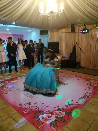 Luxo e glamour na festa de 15 anos de Maria Náaria - Imagem 26