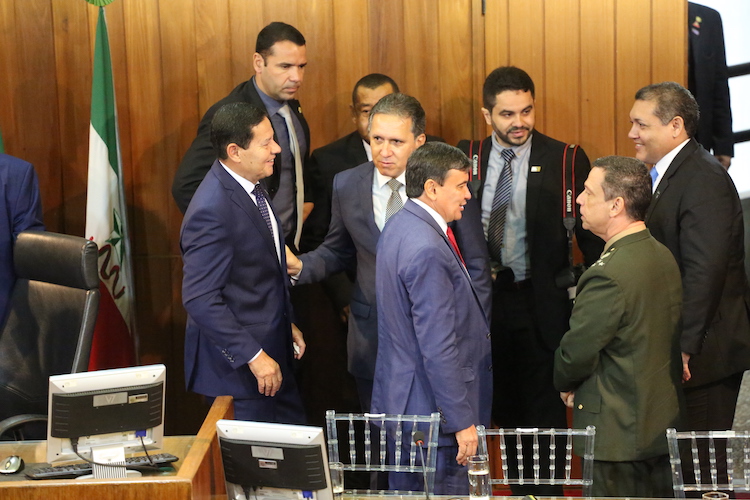 Vice-Presidente Mourão recebe título de Cidadão Piauiense na Alepi; Fotos! - Imagem 4