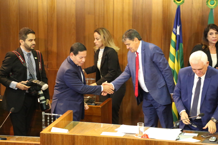 Vice-Presidente Mourão recebe título de Cidadão Piauiense na Alepi; Fotos! - Imagem 5