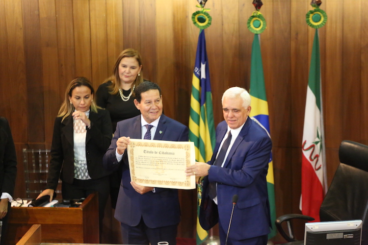 General Mourão se emociona e diz que o país passa por sérios desafios - Imagem 9