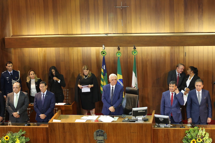 General Mourão se emociona e diz que o país passa por sérios desafios - Imagem 12