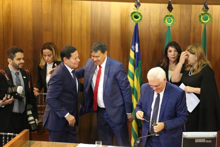 Vice-Presidente Mourão recebe título de Cidadão Piauiense na Alepi; Fotos! - Imagem 1