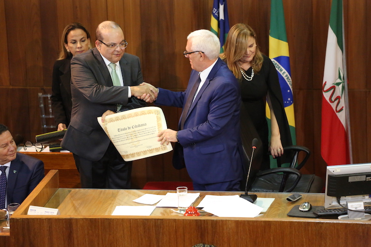 General Mourão se emociona e diz que o país passa por sérios desafios - Imagem 4