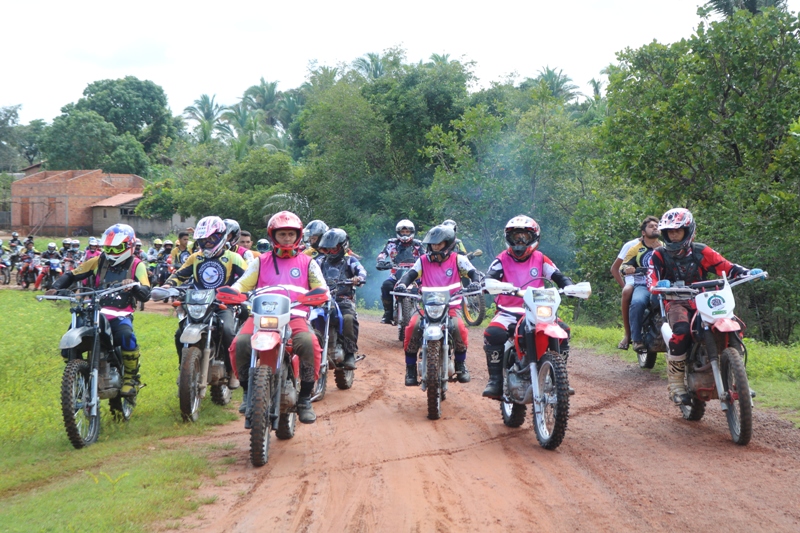 Trilha Papa-Léguas reuniu mais de 100 motoqueiros  - Imagem 1
