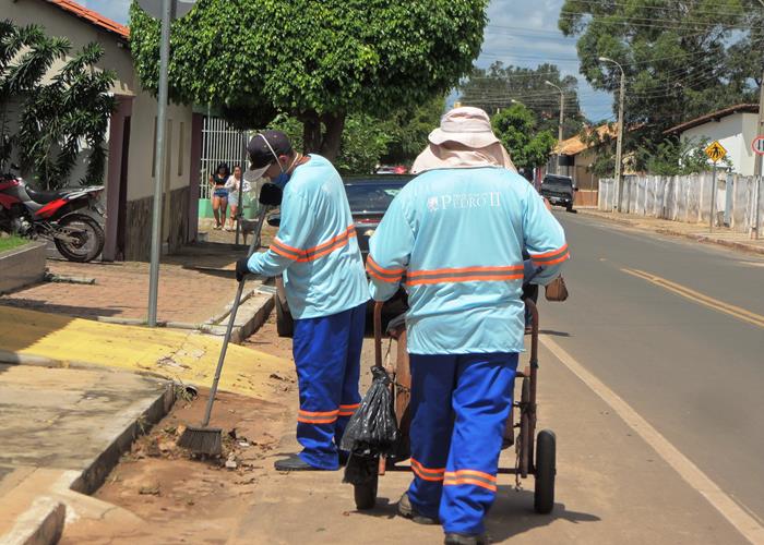 Lokal Serviços já está atuando em Pedro II nos serviços de limpeza e coleta de lixo  - Imagem 13