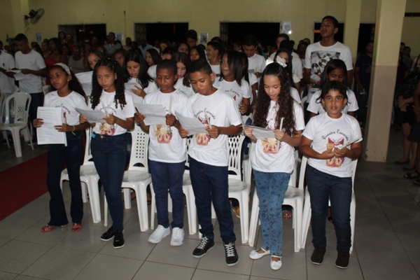 Paróquia realiza missa de envio da imagem da sagrada família para peregrinação  - Imagem 9