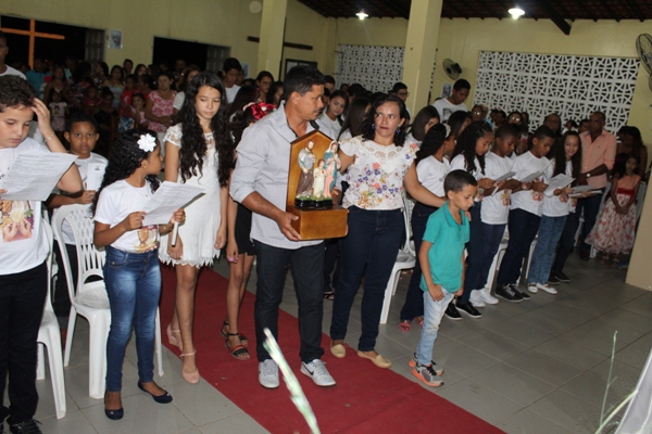 Paróquia realiza missa de envio da imagem da sagrada família para peregrinação  - Imagem 5