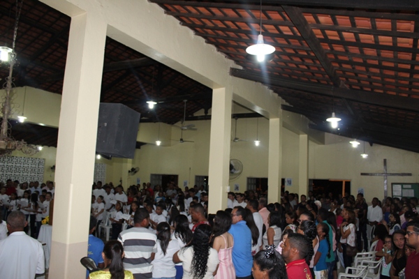 Paróquia realiza missa de envio da imagem da sagrada família para peregrinação  - Imagem 13