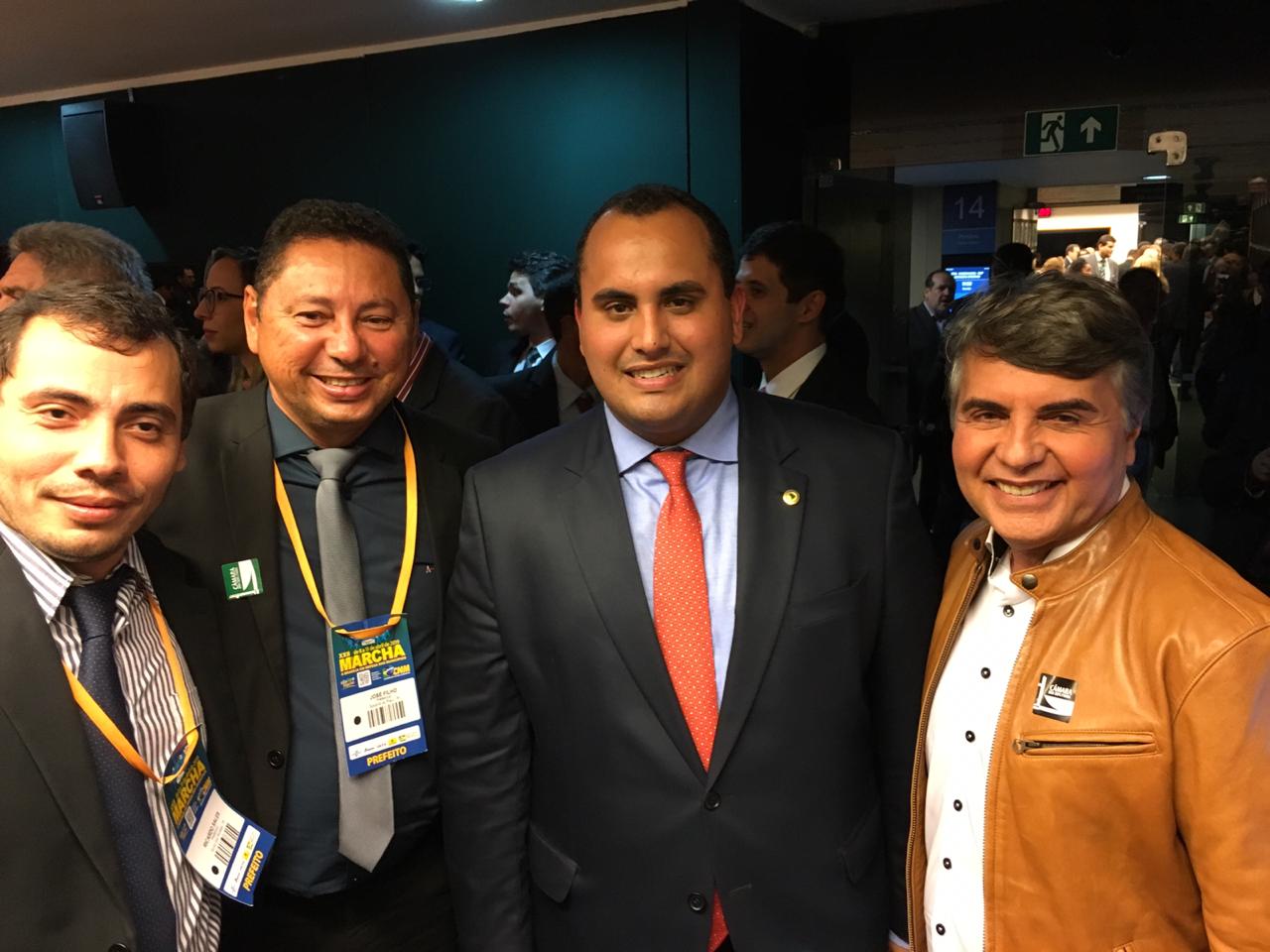 Em Brasília prefeito João Luiz busca melhorias para Monsenhor Gil  - Imagem 2