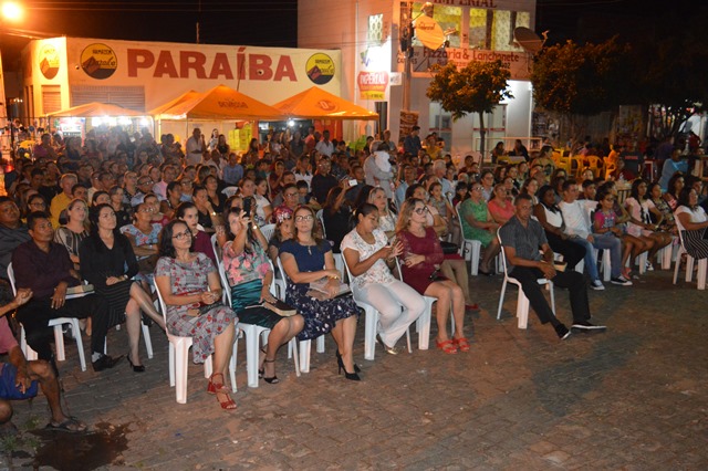 Culto e Show Evangélico em homenagem ao aniversário de Dom Expedito Lopes - Imagem 15