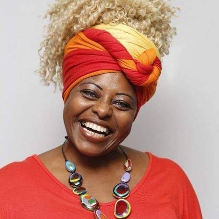 Cleusa Cruz fala sobre divórcio amarrado e memes que gerou