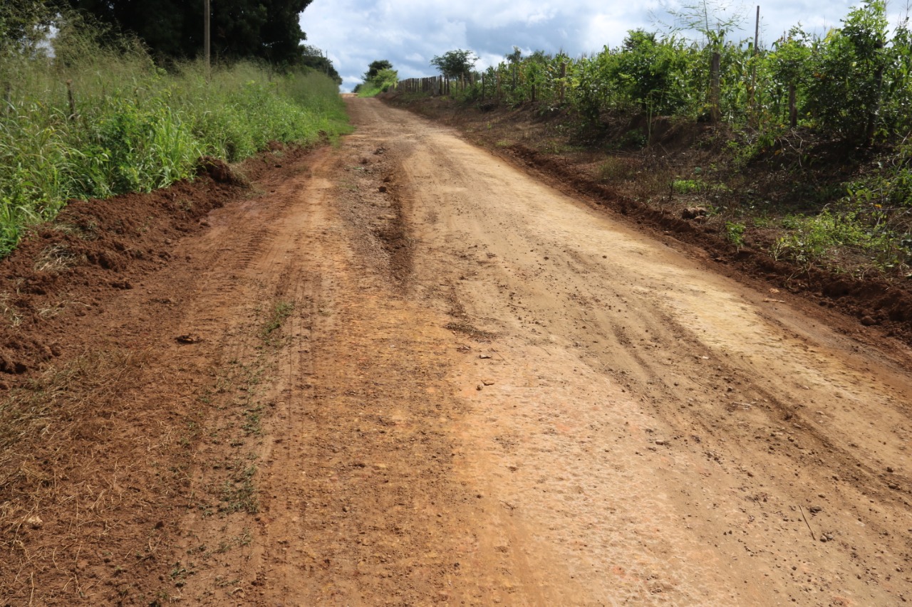 Prefeitura de Água Branca intensifica serviço de recuperação de estradas vicinais - Imagem 2