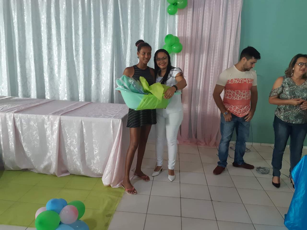 Grávidas recebem enxovais com a presença do prefeito João Luiz  - Imagem 17